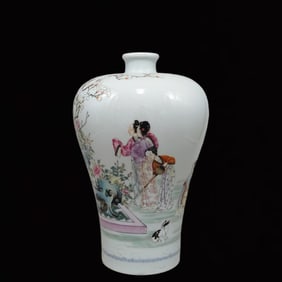 A Huge Famille-Rose Figure and Story Pattern Vase