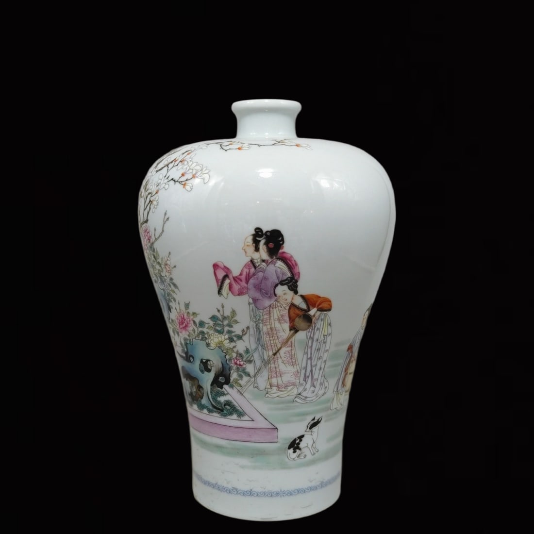 A Huge Famille-Rose Figure and Story Pattern Vase: A Huge Famille-Rose Figure and Story Pattern Vase,Qing Dynasty,China,Yongzheng Six-Character Mark,Size:11.9inx7.5in 