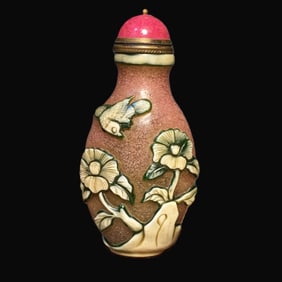 An Exquisite Glass Flower and Bird Pattern Snuff Bottle