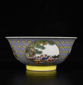 An Exquisite Famille-Rose Figure and Story Pattern Bowl