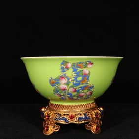 An Exquisite Green Glazed Enamel Peach Pattern Bowl