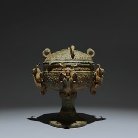 An Archaic Bronze Phoenix Pattern Dragon-Ears Ritual vessel,with Inscription