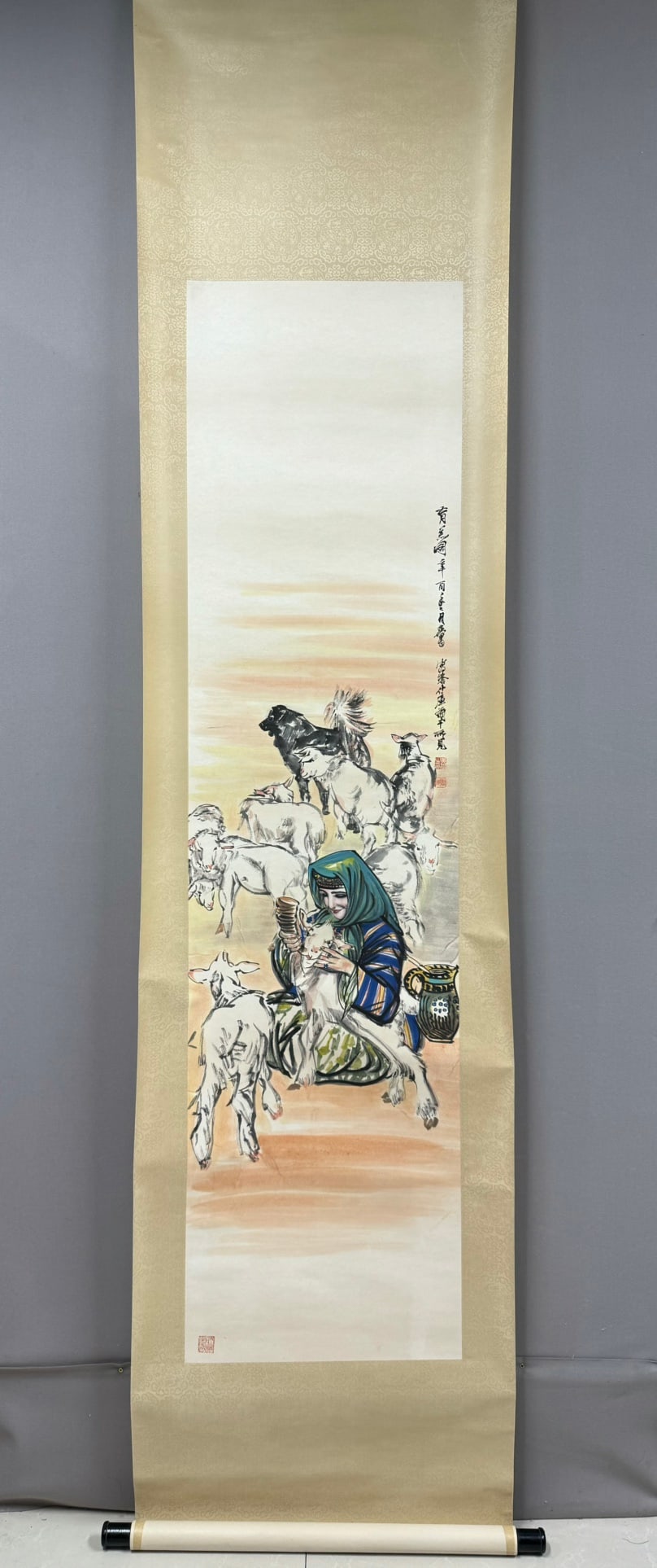 A Chinese Vertical Scroll Ink Painting of Figure and Story on Paper: A Chinese Vertical Scroll Ink Painting of Figure and Story on Paper,Huang Zhou,Size:68.9inx17.7in 一幅中国水墨人物故事画立๘