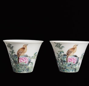 A Pair of Exquisite Enamel Flower and Bird Pattern Cups,with Poem