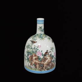 An Exquisite Enamel Flower and Bird Pattern Vase,with Poem