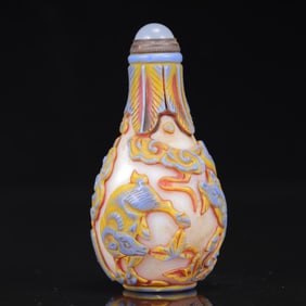 An Exquisite Glass Cloud Sleep Pattern Snuff Bottle