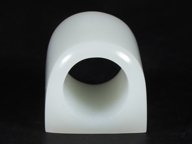 An Exquisite White Jade Thumb Ring
