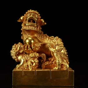 An Exquisite Gilt Bronze Lion Seal