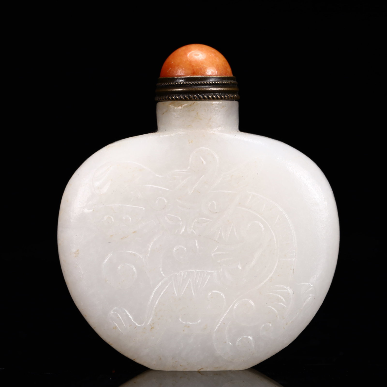 An Exquisite White Jade Auspicious Beast Pattern Snuff Bottle (1 of 6)