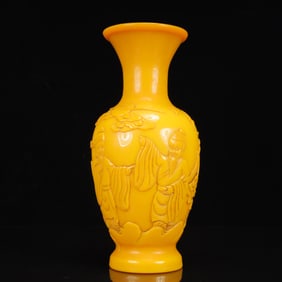 An Exquisite Glass Figure Pattern Vase