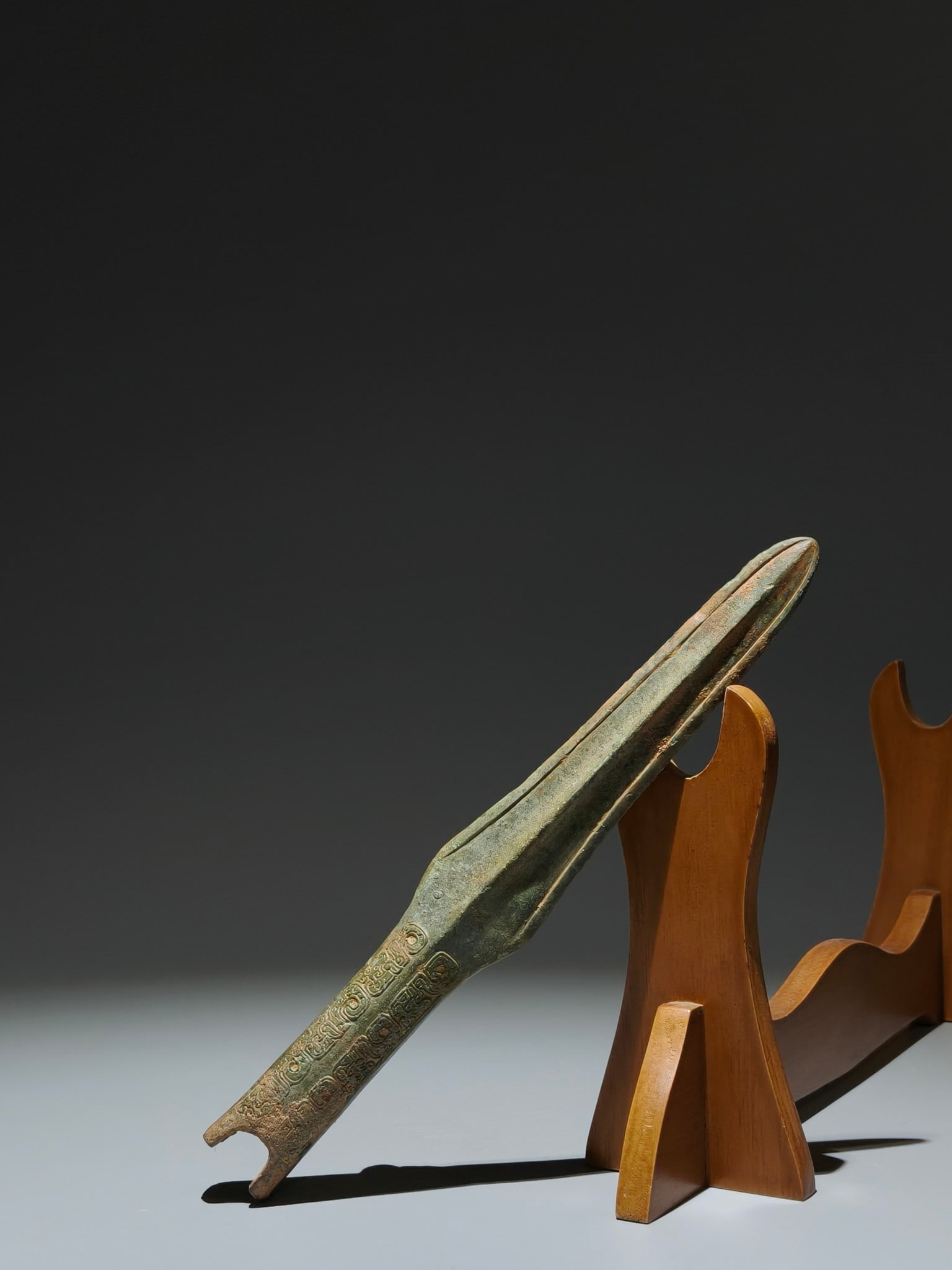 An Archaic Bronze Dragon Pattern Spear - 5