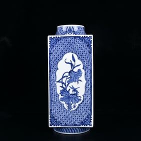 A Rare Blue and White Flower Pattern Vase