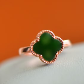 An Exquisite Sterling Silver-Gold Plated Inlaid Jasper Ring