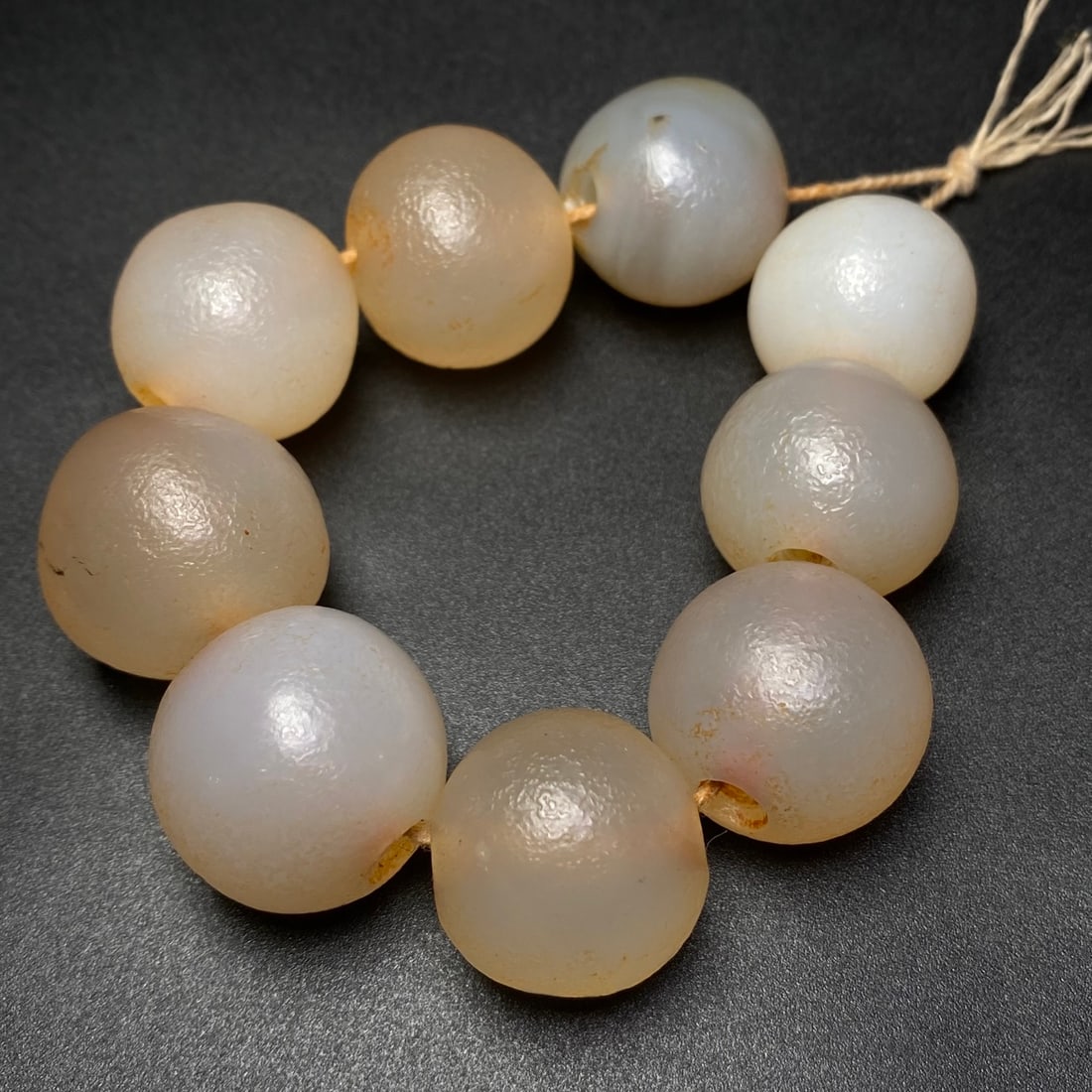 A Precious Agate Bracelets: A Precious Agate Bracelets,Size:0.9in 玛瑙手串