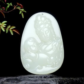 An Exquisite White Jade Statue of Avalokitesvara Pendant