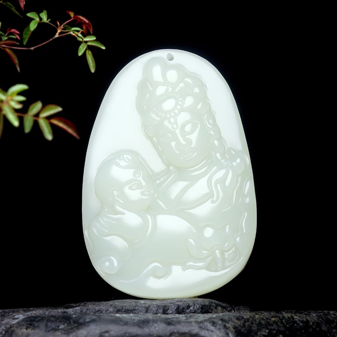 An Exquisite White Jade Statue of Avalokitesvara Pendant: An Exquisite White Jade Statue of Avalokitesvara Pendant,Size:2.1inx1.4inx0.3in 白玉观音像挂件