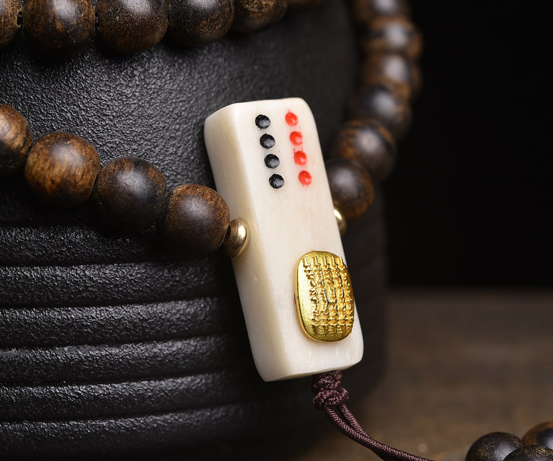 An Exquisite Eaglewood Bracelets - 4