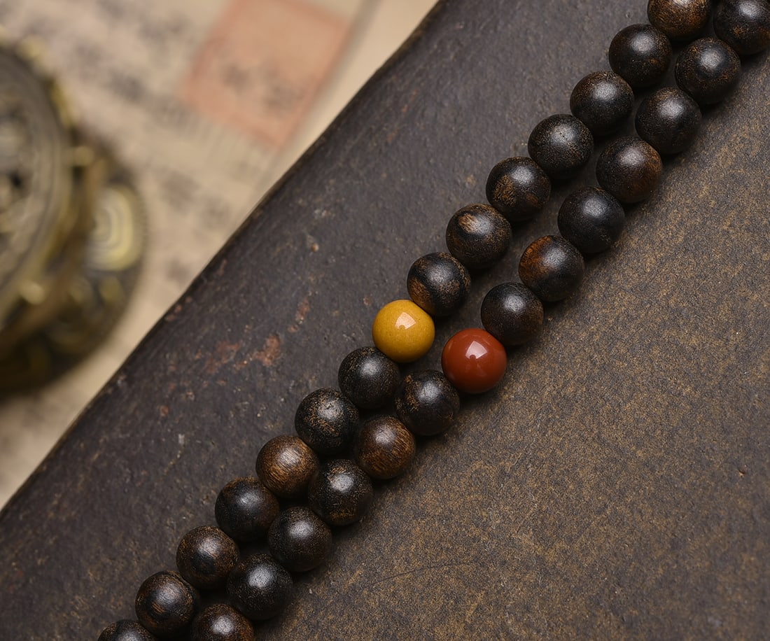 An Exquisite Eaglewood Bracelets - 5