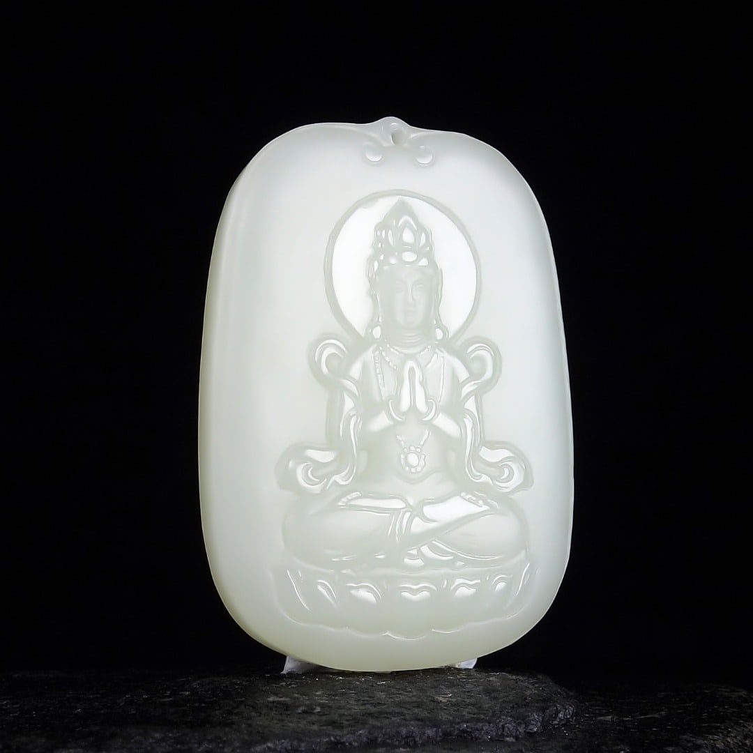 An Exquisite White Jade Statue of Avalokitesvara Pendant: An Exquisite White Jade Statue of Avalokitesvara Pendant,Size:2inx1.4inx0.4in 白玉观音像挂件