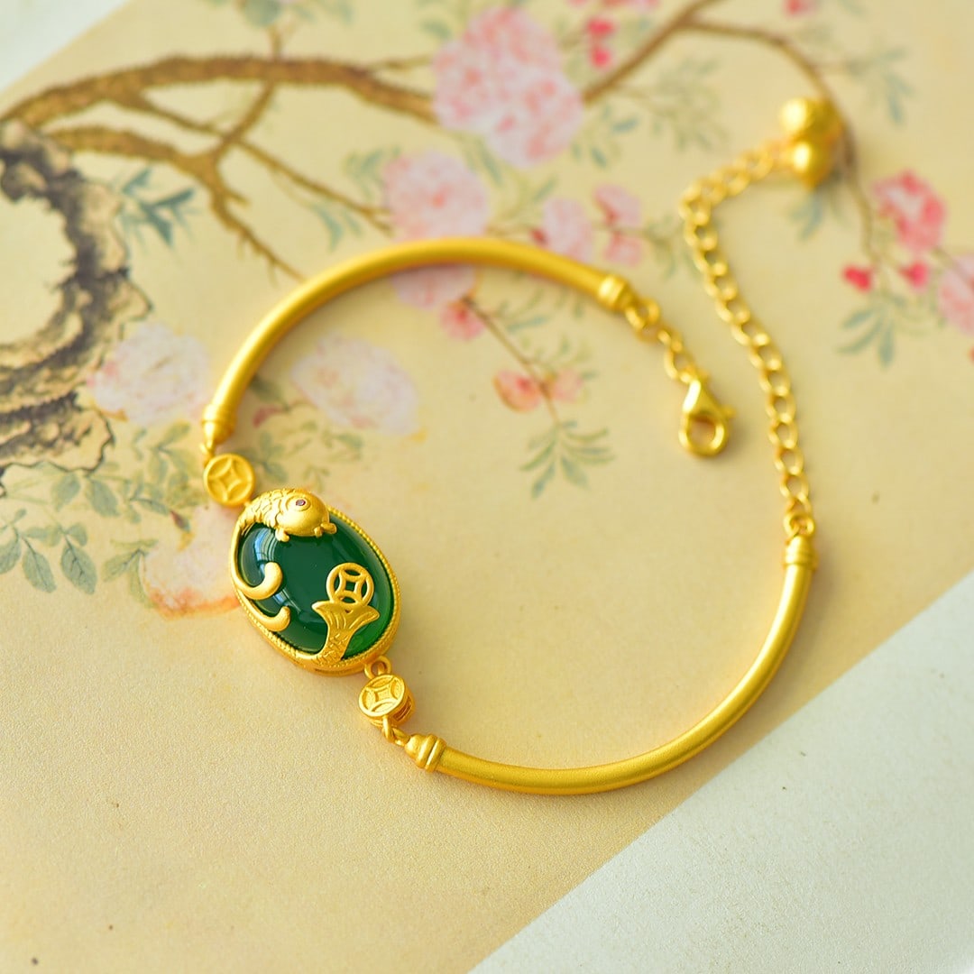 An Exquisite Sterling Silver-Gold Plated Inlaid Jasper Bracelet: An Exquisite Sterling Silver-Gold Plated Inlaid Jasper Bracelet,Size:0.5inx0.6in 纯银镀金镶碧玉手链