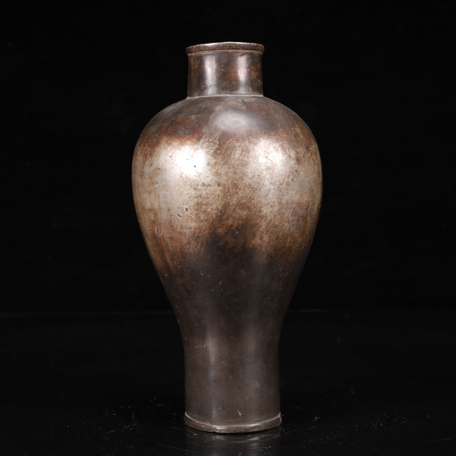 An Exquisite Silver Vase - 5