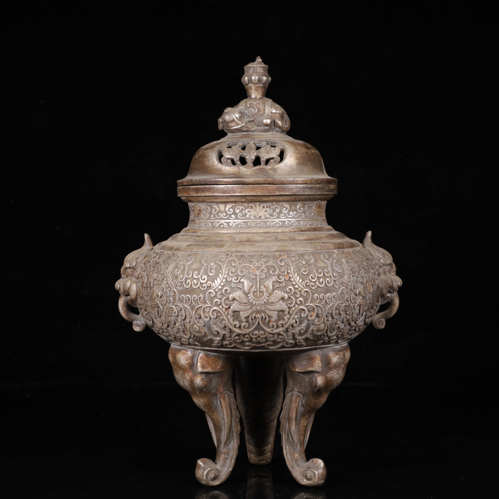 An Exquisite Silver Lotus Pattern Double-Ears and Tripod Censer: An Exquisite Silver Lotus Pattern Double-Ears and Tripod Censer,Ming Dynasty,China,Xuande Four-Character Mark,Size:7.1inx5.9inx11in,Weight:1800g 银缠枝莲纹双耳