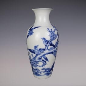An Exquisite Blue and White Flower and Bird Pattern Vase
