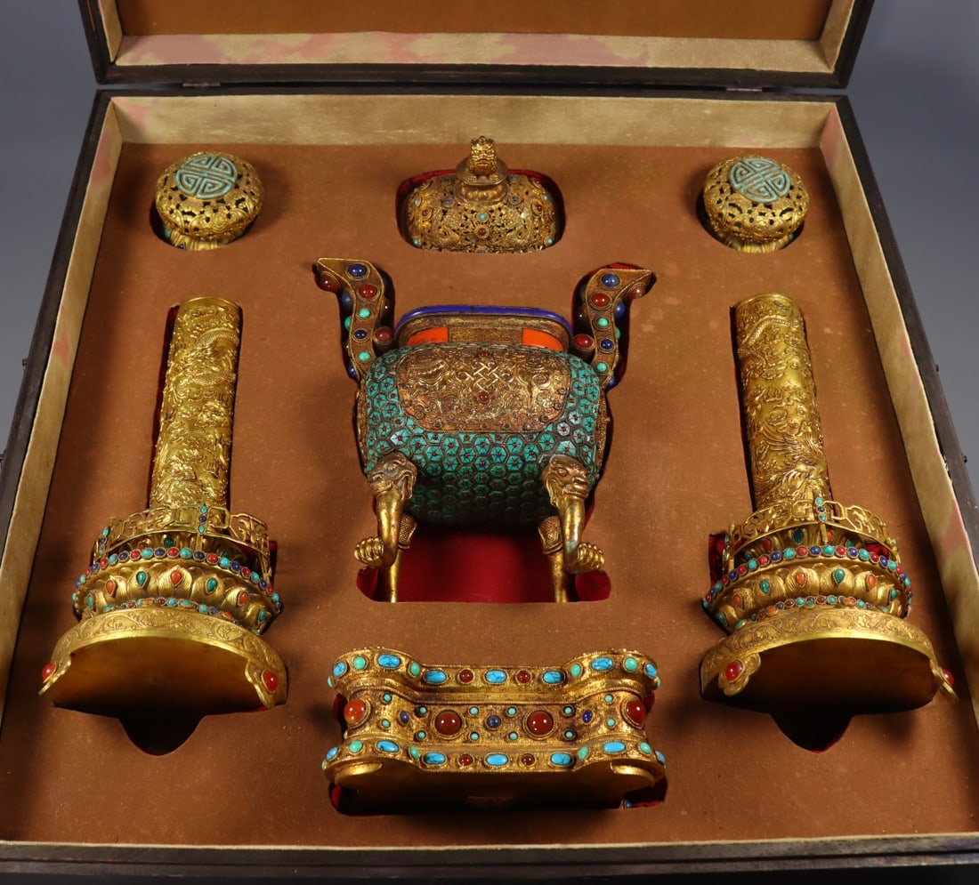 A Set of Fine Gilt Bronze Inlaid Gems Eight Treasures Pattern Dragon Pattern Double-Ears Censer: A Set of Fine Gilt Bronze Inlaid Gems Eight Treasures Pattern Dragon Pattern Double-Ears Censer Incense Tube Qing Dynasty, China Qianlong Four-character Mark Size:14.6inx9.4inx5.3in Size:15inx5.7in We