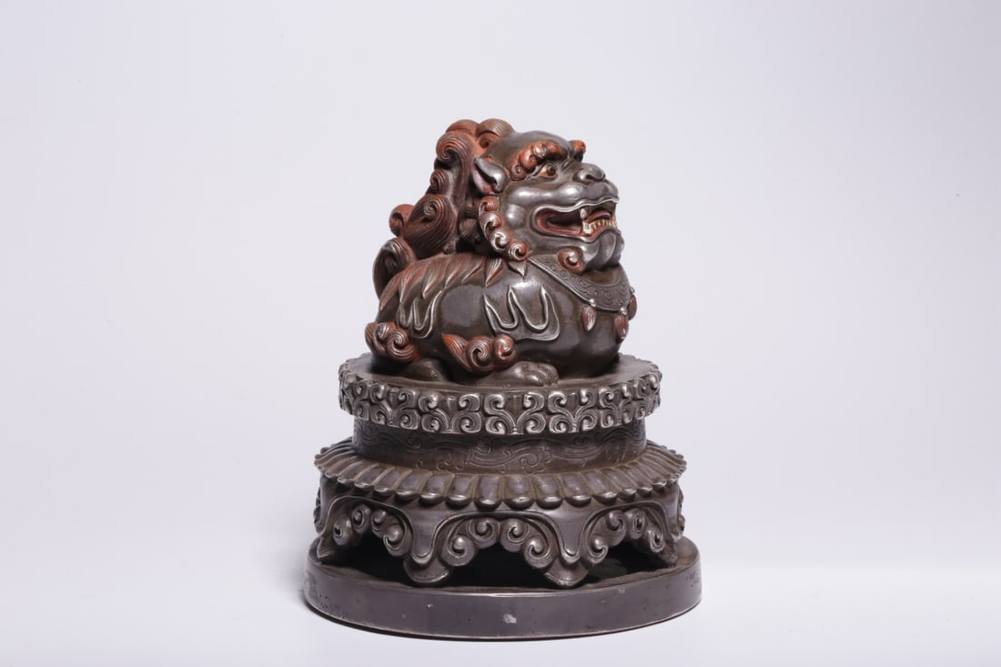 An Exquisite Bronze Inlaid Silver Auspicious Beast Seal (1 of 9)