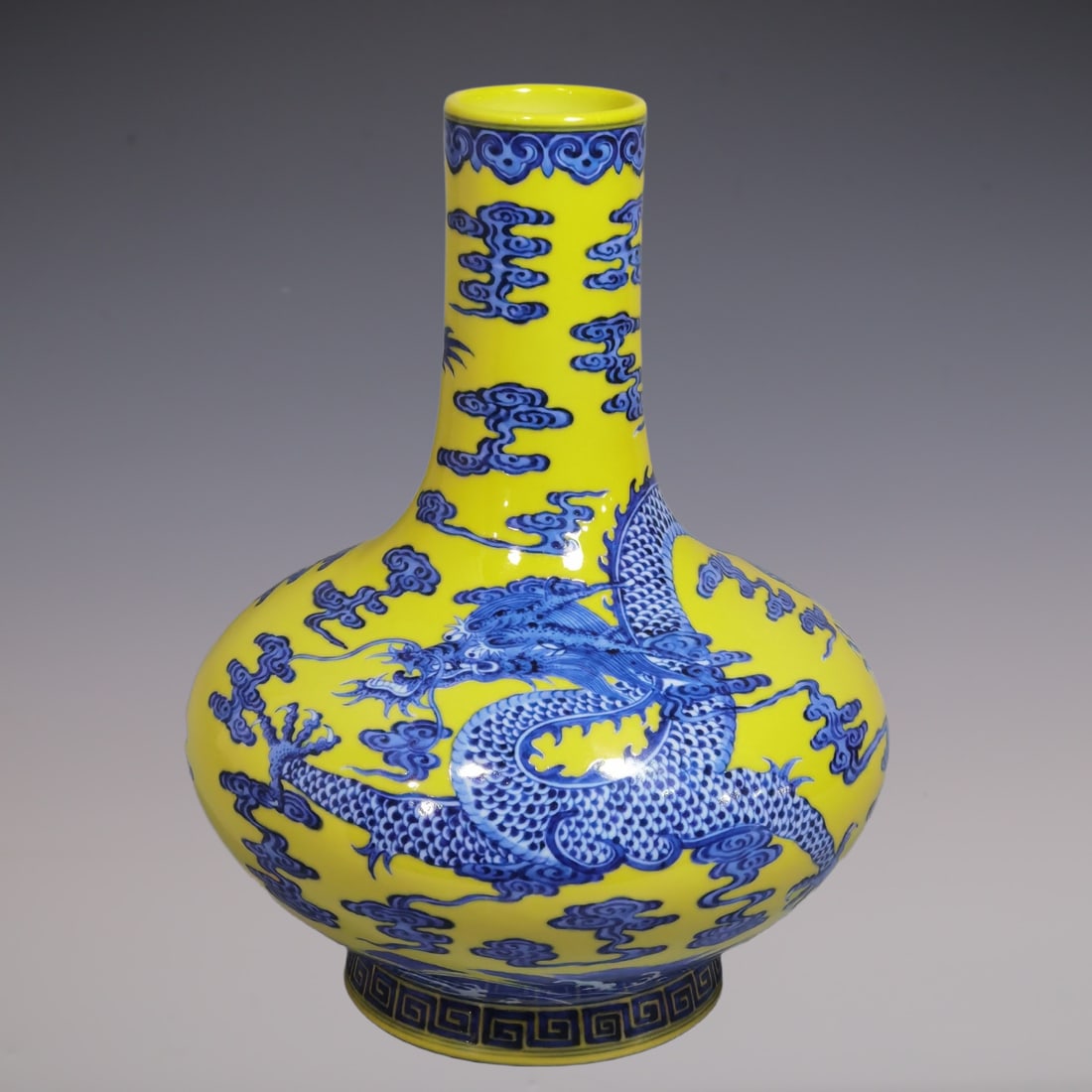 An Exquisite Blue and White Seawater Pattern Dragon Pattern Vase (1 of 9)