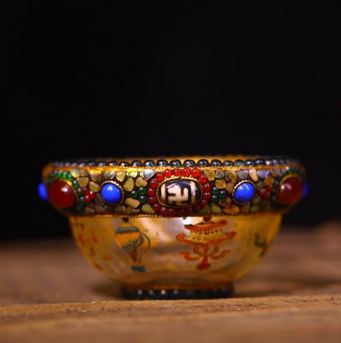 An Exquisite Crystal Inlaid Gems Eight Treasures Pattern Bowl (1 of 9)