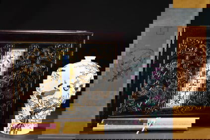 An Exquisite Famille-Rose Painted Gold Flower and Bird Pattern with poem Vase