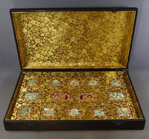 A Set of Fine Gilt Bronze Inlaid Jadeite Figure Pattern Ornament