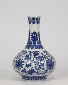 An Exquisite Blue and White Lotus Pattern Vase