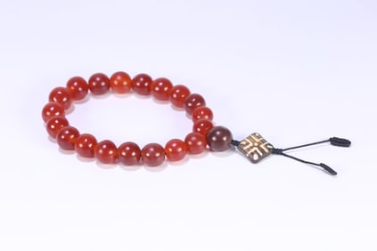 An Exquisite Agate Bracelets