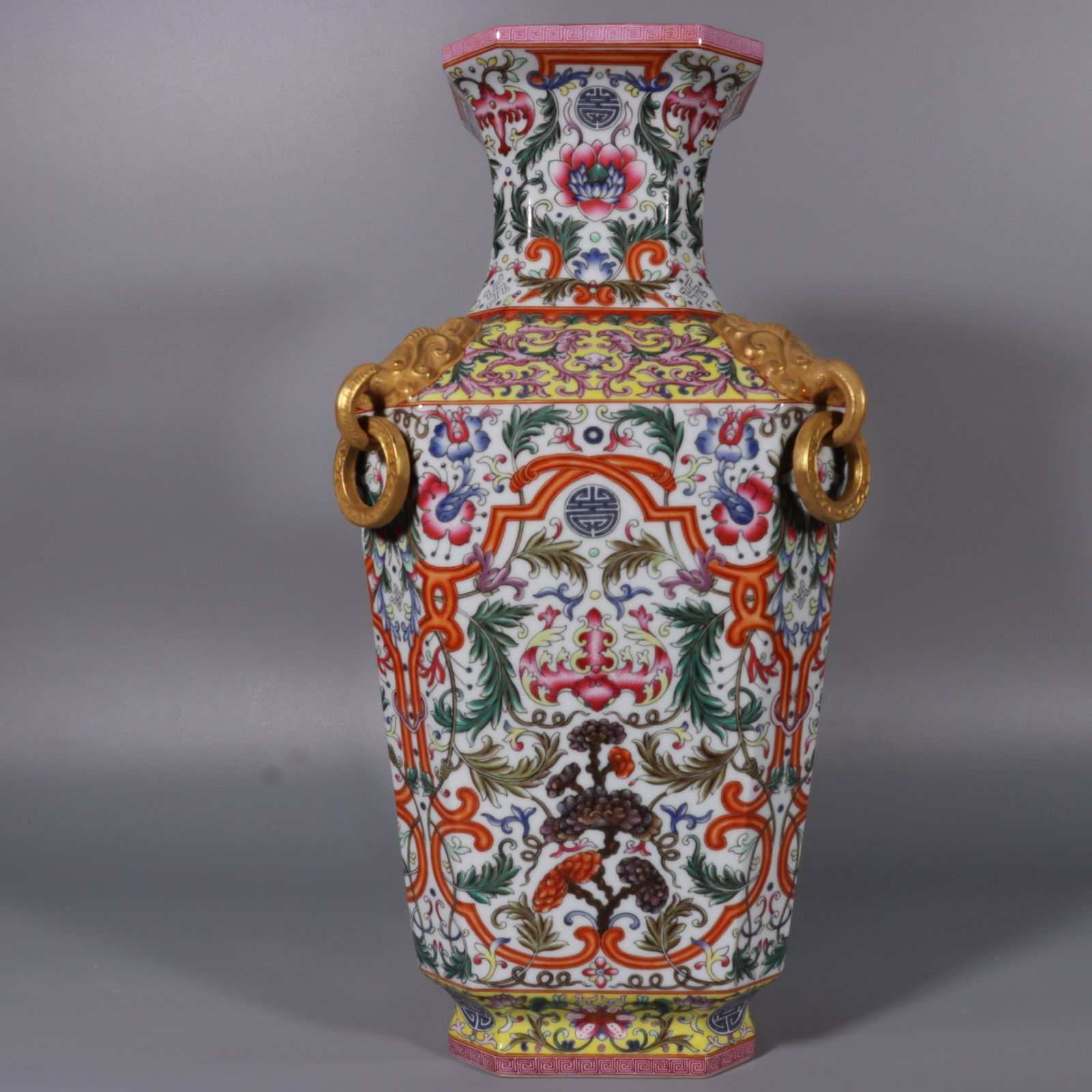 An Exquisite Famille-Rose Lotus Pattern Bats and Peach Pattern Vase: An Exquisite Famille-Rose Lotus Pattern Bats and Peach Pattern Vase Qing Dynasty, China Qianlong Four-character Mark Size:16.9in粉彩白地缠枝莲狮耳