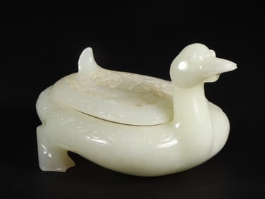 An Exquisite White Jade Lotus Pattern Phoenix Pattern Duck-Shaped Censer