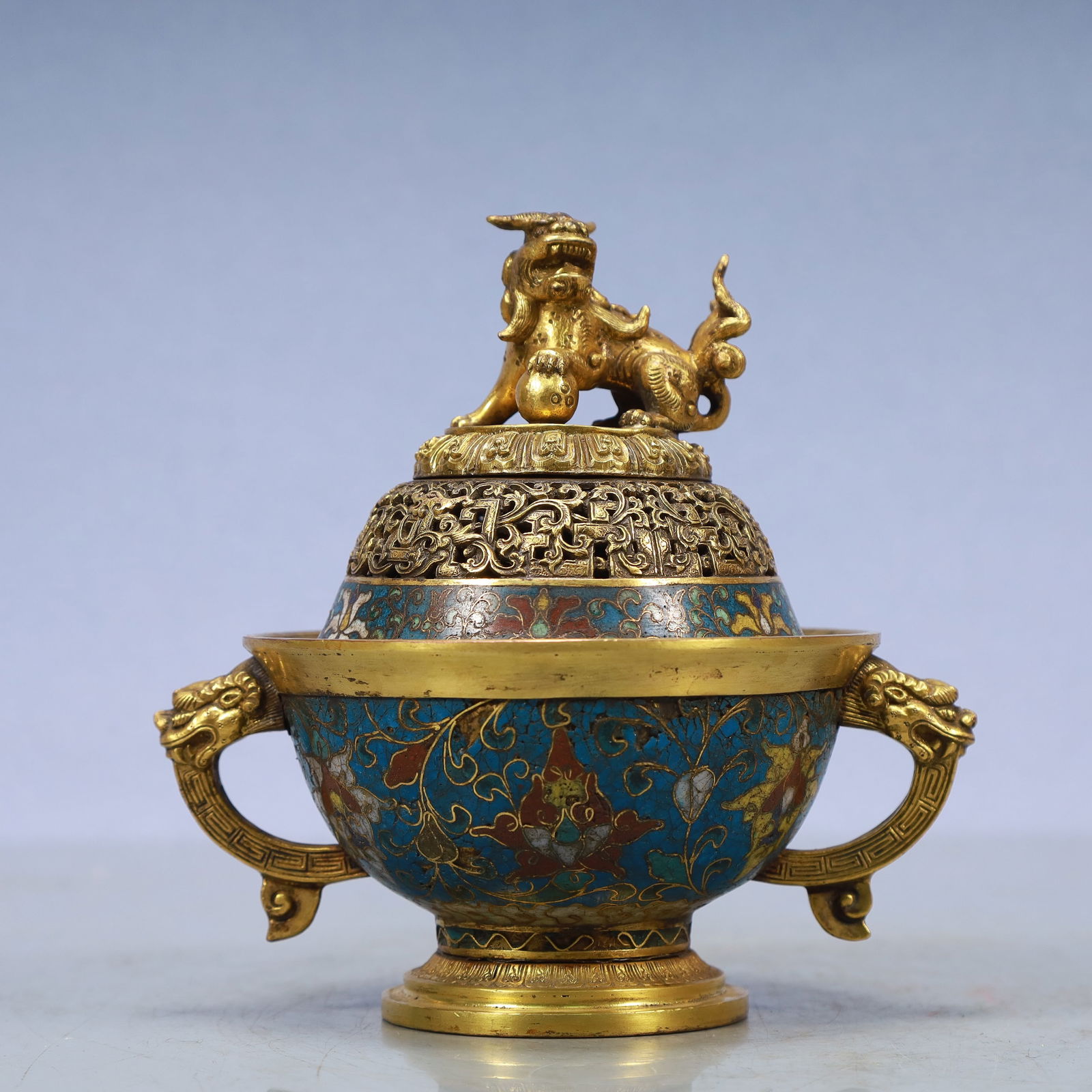 A Exquisite Cloisonne Lotus Pattern Double-Ears Censer: A Exquisite Cloisonne Lotus Pattern Double-Ears Censer Qing Dynasty, China Size:6.7inx4.9inx6.3in Weight:950g景泰蓝缠枝莲纹双耳香炉 &#