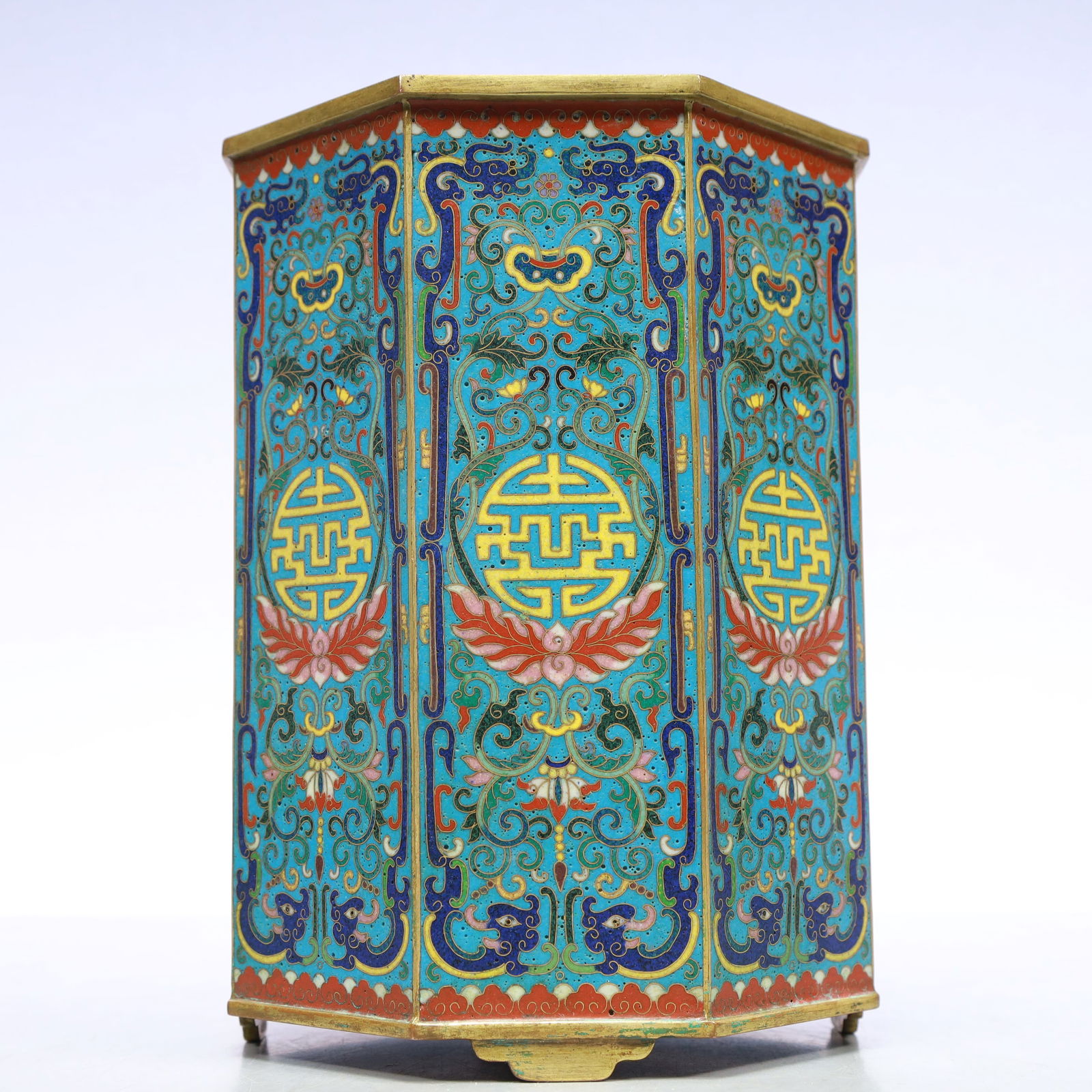 A Exquisite Cloisonne Lotus Pattern Brush Pot: A Exquisite Cloisonne Lotus Pattern Brush Pot Qing Dynasty, China Qianlong Four-character Mark Size:5.9inx7.9in Weight:1700g景泰蓝缠枝莲纹笔筒 