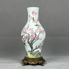An Exquisite Enamel Inlaid Bronze Flower and Bird Pattern with poem Vase