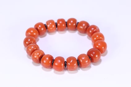 An Exquisite Agate Bracelets