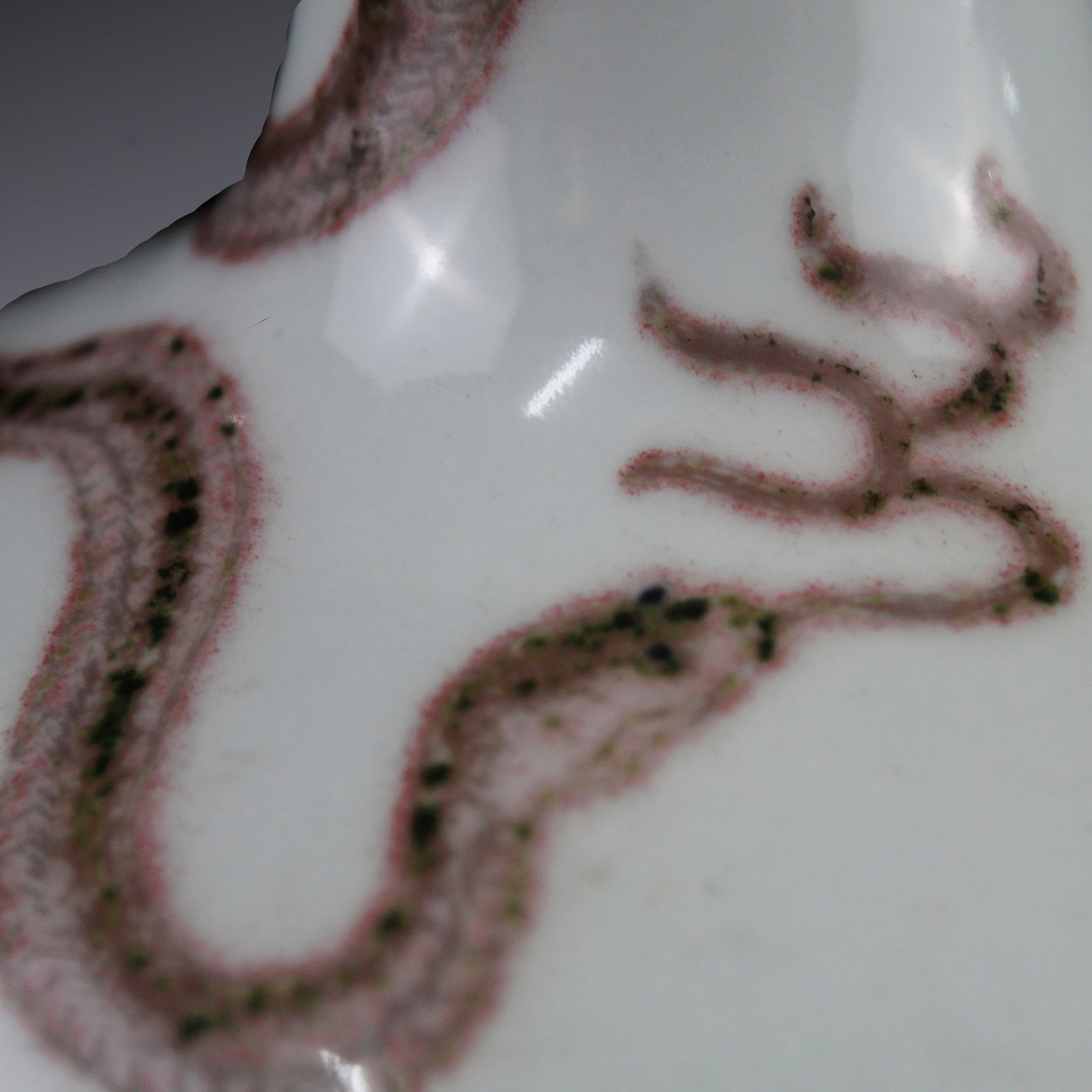 An Exquisite Underglaze-Red Dragon Pattern Vase - 6