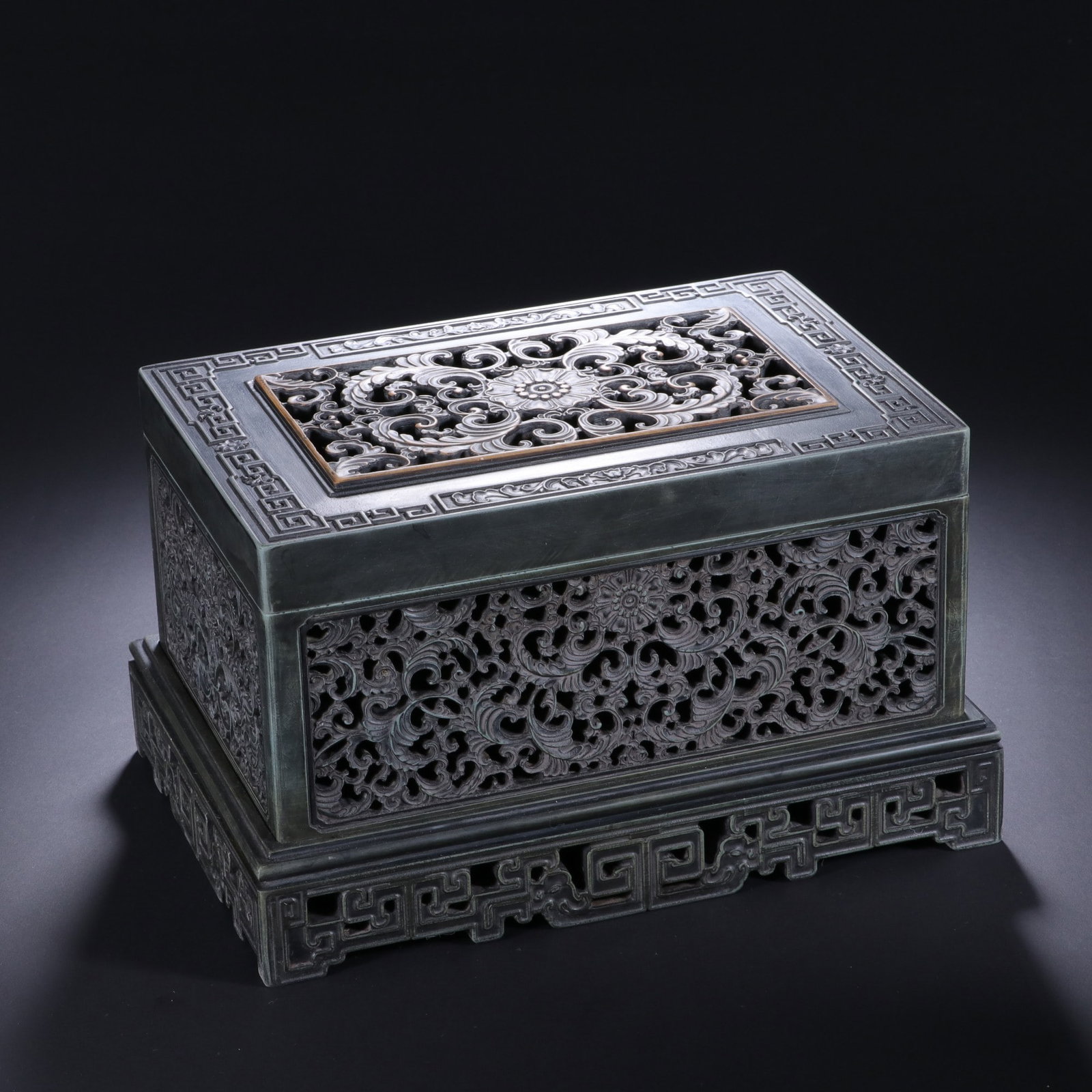 An Exquisite with poem Inkstone: An Exquisite with poem Inkstone Qing Dynasty, China Size:5.3inx8.9in Weight:5420g松花石暖砚一套 中国清代 Size:13.5cmx22.5cm
