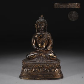 An Exquisite Gilt Bronze Buddha Statue