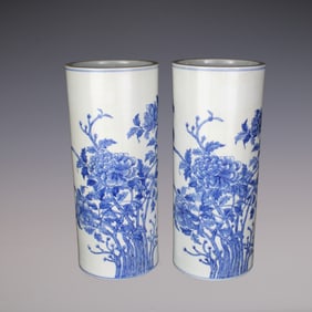 A Pair of Exquisite Blue and White Flower Pattern Brush Pot