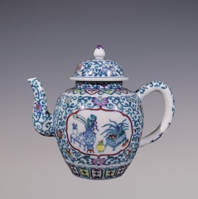 An Exquisite Doucai Blue and White Lotus Pattern Teapot