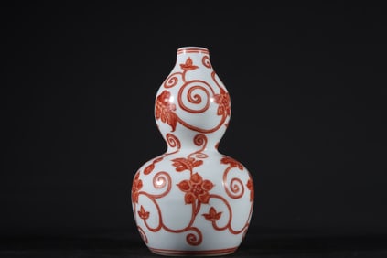 An Exquisite Iron-Red Lotus Pattern Gourd-Shaped Vase