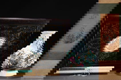 An Exquisite Famille-Rose Painted Gold Flower and Bird Pattern with poem Vase