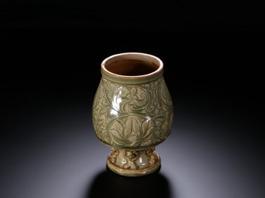 An Exquisite Yaozhou yao Lotus Pattern Censer