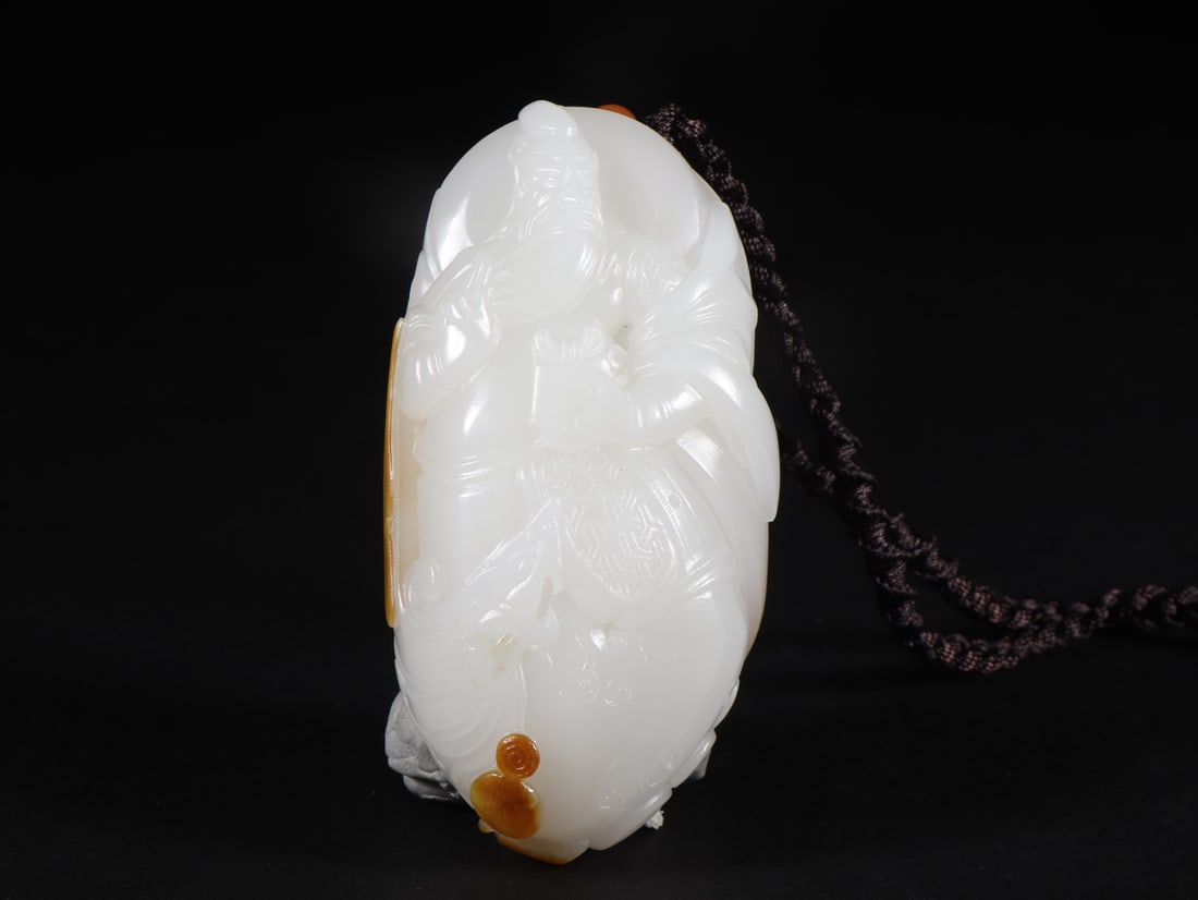 An Exquisite White Jade Figure Pattern Pendant (1 of 9)